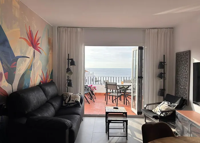 Paradise Sea View Apartament *