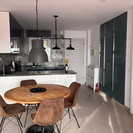 Апартаменты Paradise Sea View
